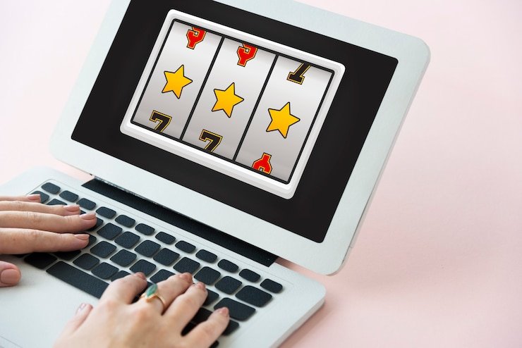 Antarmuka aplikasi slot 123 menampilkan permainan slot dan taruhan olahraga